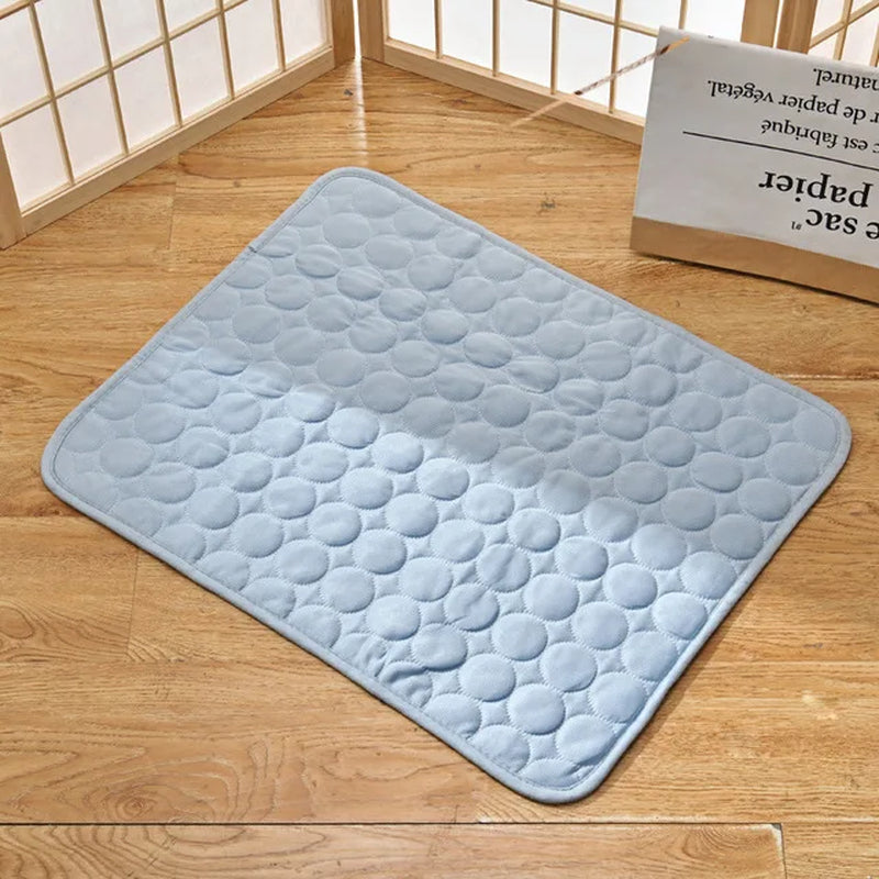 Hands-Free Pet Cooling Mat for Dogs and Cats – Self-Cooling, Portable Summer Bed